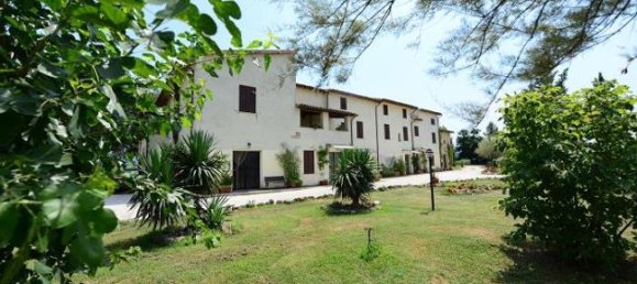 5 bedrooms House in Bevagna, Italy No. 252795 2