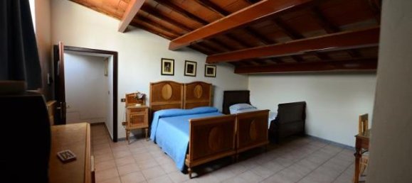 5 bedrooms House in Bevagna, Italy No. 252795 4