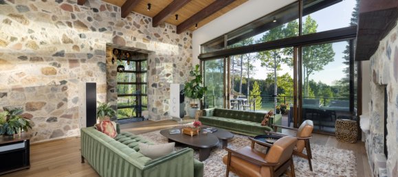 4 bedrooms Commercial property in Avon, USA No. 20 4