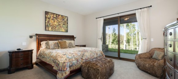 4 bedrooms Commercial property in Avon, USA No. 20 19