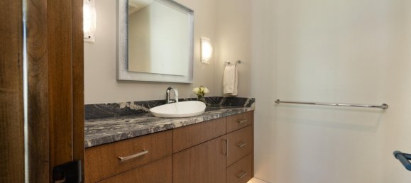 4 bedrooms Commercial property in Avon, USA No. 20 20