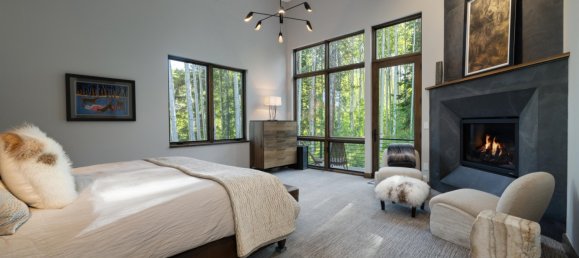 4 bedrooms Commercial property in Avon, USA No. 20 11