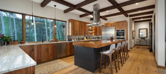 4 bedrooms Commercial property in Avon, USA No. 20 5