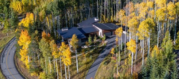 4 bedrooms Commercial property in Avon, USA No. 20 29