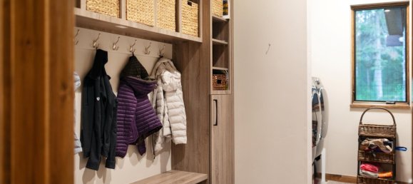 4 bedrooms Commercial property in Avon, USA No. 20 26