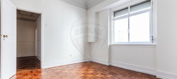 5 bedrooms Apartment in Lisbon, Portugal No. 100154 9