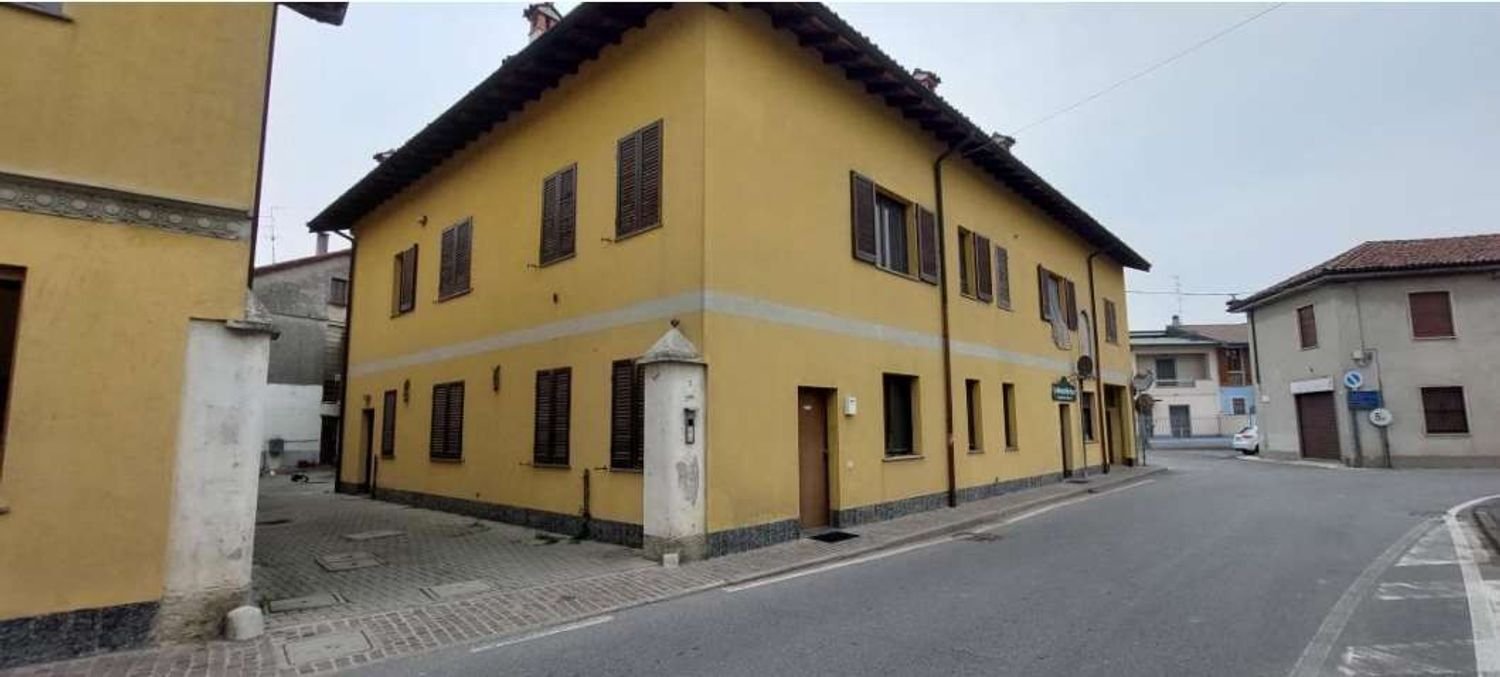 Apartamento de 2 habitaciónes en Gerenzago, Italy No. 181382