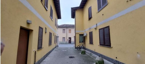 Apartamento de 2 habitaciónes en Gerenzago, Italy No. 181382 4