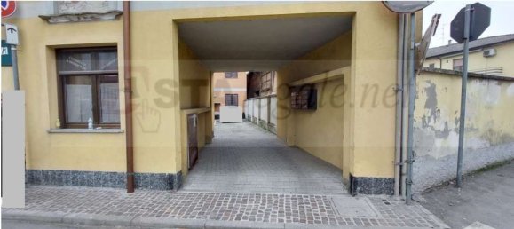 Apartamento de 2 habitaciónes en Gerenzago, Italy No. 181382 2
