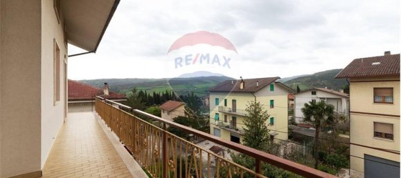 7 rooms Apartment in Serra San Quirico, Italy No. 2980 8