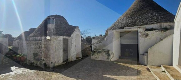 Дом с 4 комнатами в Локоротондо, Италия № 24607 2