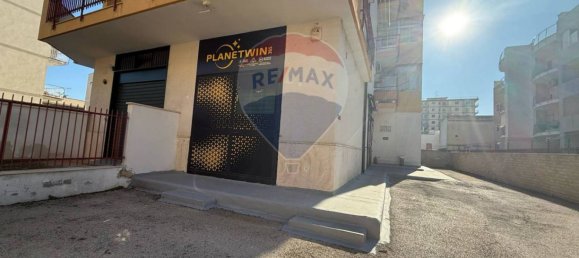 1-Zimmer Gewerbliche Immobilie in Modugno, Italy, Nr. 107144 2