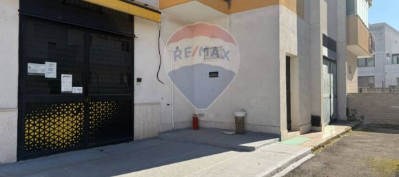 1-Zimmer Gewerbliche Immobilie in Modugno, Italy, Nr. 107144 12