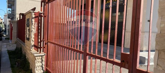 1-Zimmer Gewerbliche Immobilie in Modugno, Italy, Nr. 107144 9