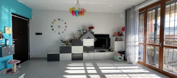 Apartamento T3 em Carugate, Italy N.º 298391 2