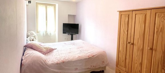 3 Schlafzimmer Haus in Saint-Caprais, France, Nr. 74112 10