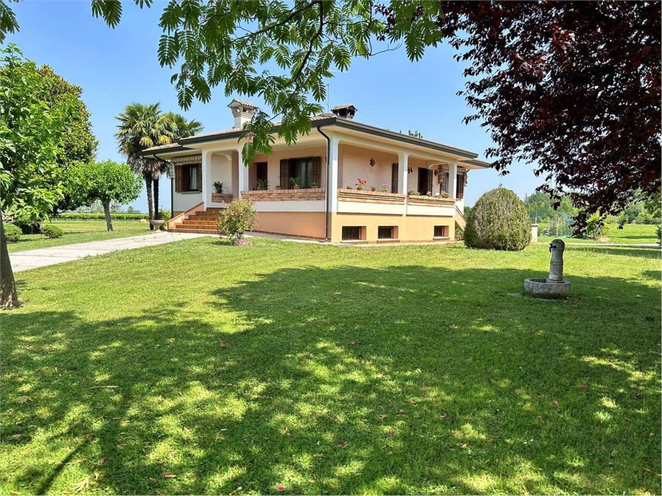 11 rooms Villa in Pordenone, Italy No. 265717
