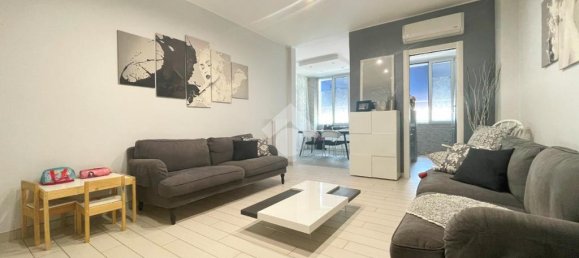 Apartamento de 2 dormitorios en Barletta, Italy No. 377619 4