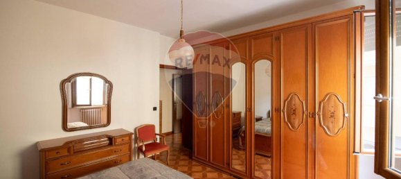 4 rooms Apartment in Montemarciano, Italy No. 7410 11
