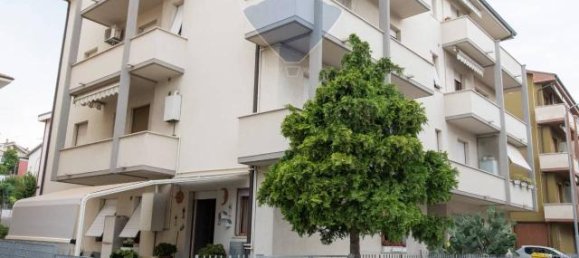 4 rooms Apartment in Montemarciano, Italy No. 7410 27