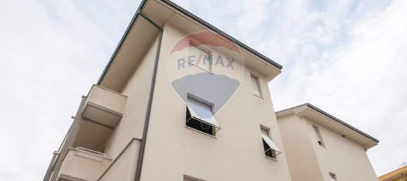 4 rooms Apartment in Montemarciano, Italy No. 7410 30