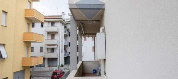 4 rooms Apartment in Montemarciano, Italy No. 7410 39