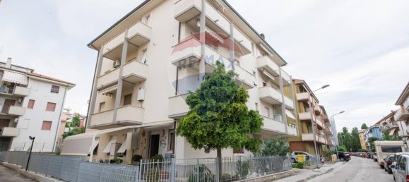 4 rooms Apartment in Montemarciano, Italy No. 7410 17