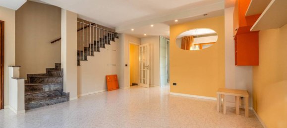 3 bedrooms House in Fano, Italy No. 262772 8