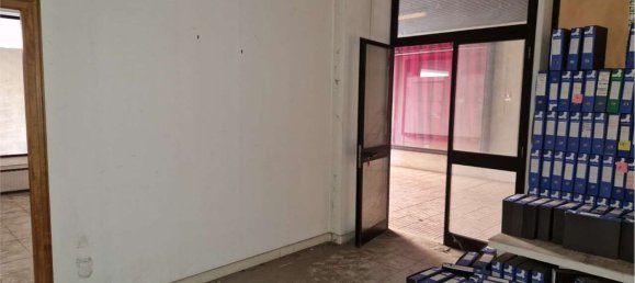 عقار تجاري في Frosinone, Italy 96متر مربع رقم 114144 9