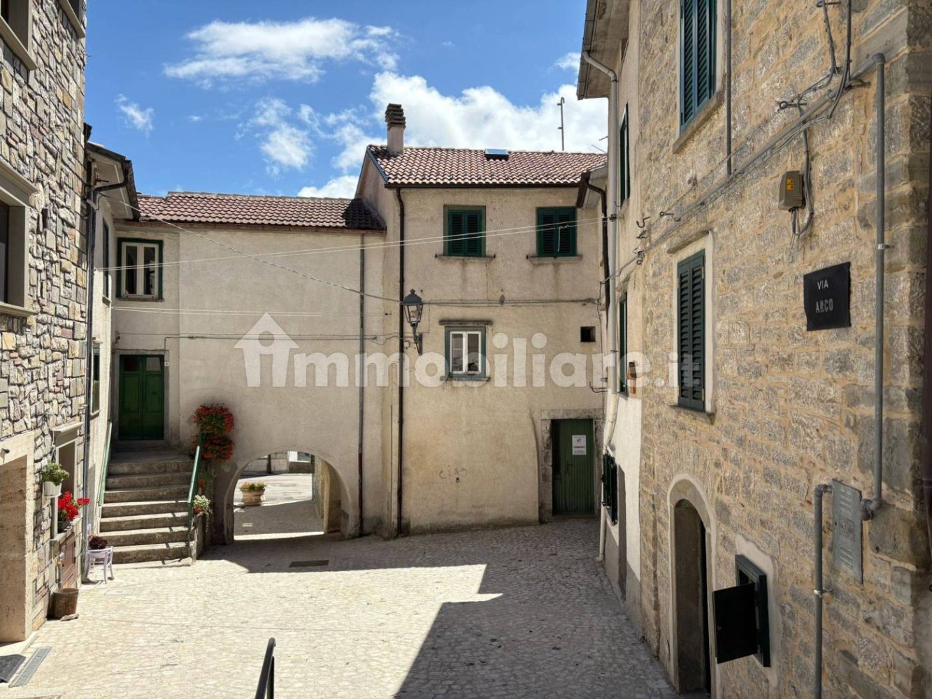 4 bedrooms House in Capracotta, Italy No. 277637