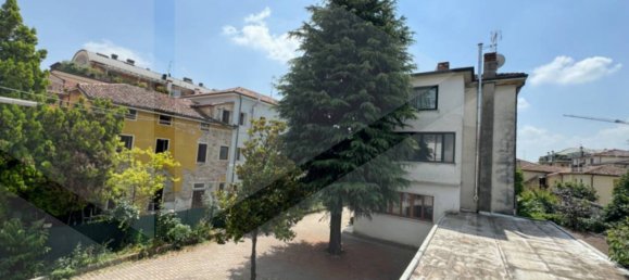 5 rooms Apartment in Vicenza, Italy No. 19251 10