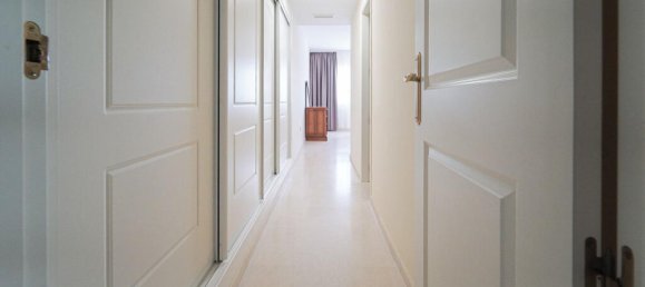 Apartamento de 2 dormitorios en Marbella, Spain No. 185268 6