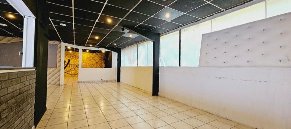 Propiedad comercial de 4 habitaciónes en Bourges, France No. 261221 7