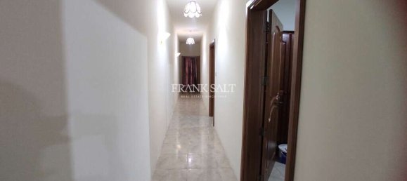 3 غرف نوم طابقين في Qrendi, Malta رقم 8212 4