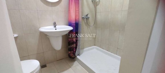 3 غرف نوم طابقين في Qrendi, Malta رقم 8212 19