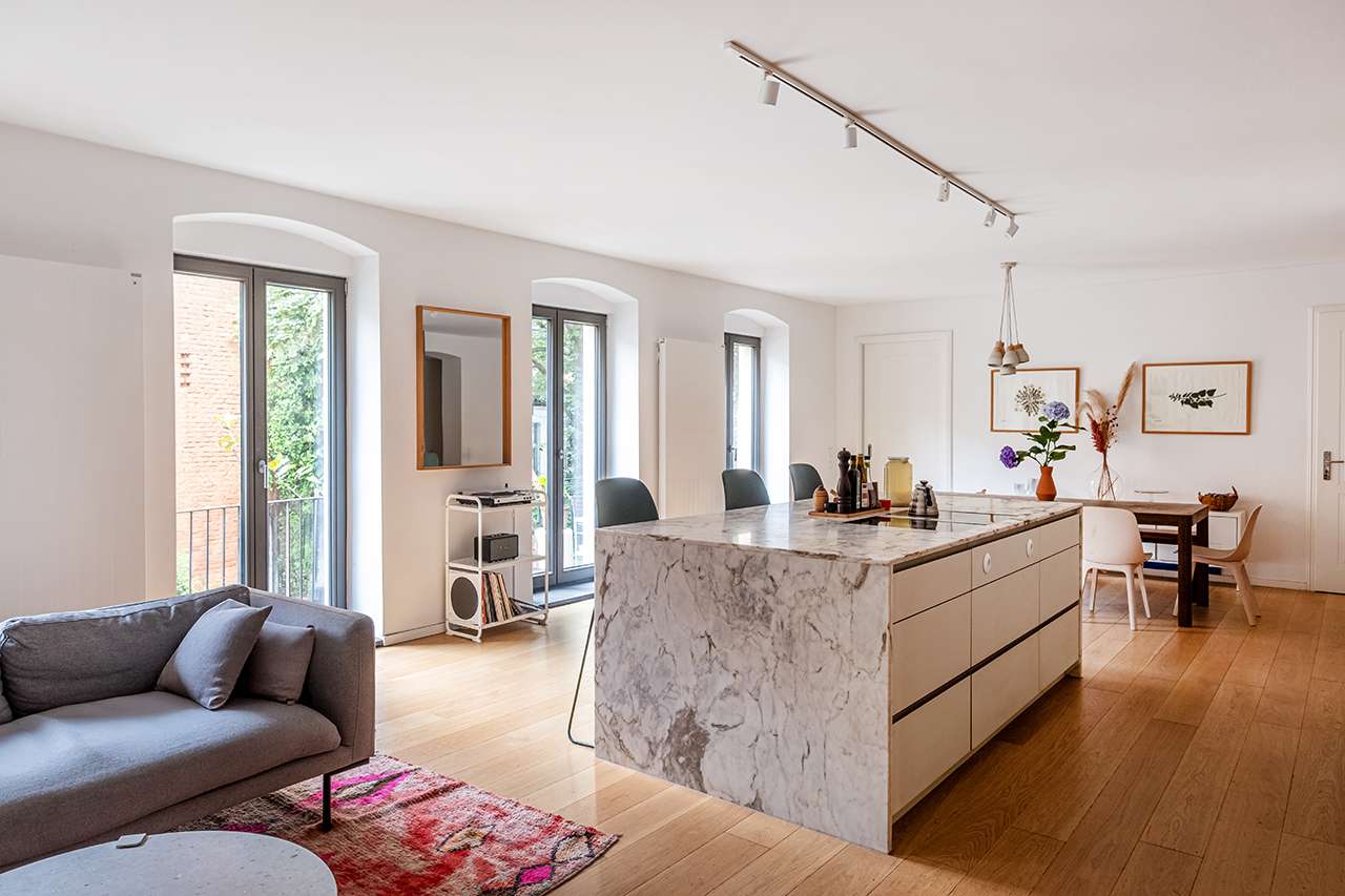 Квартира с 3 спальнями в Кройцберг, Германия № 305423