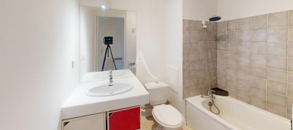 Studio in Toulouse, France No. 356866 5