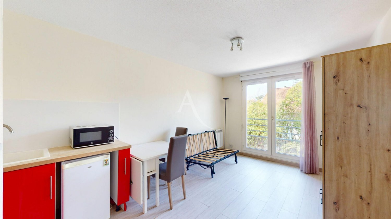 Studio in Toulouse, France No. 356866