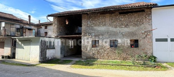 3 bedrooms House in Udine, Italy No. 169760 3