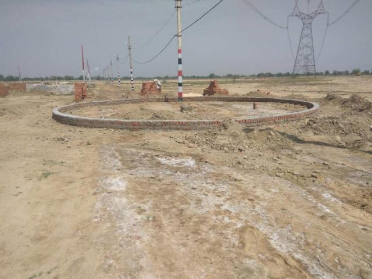  Land in Mathura, India No. 41703