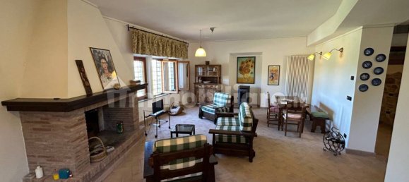 3 bedrooms House in Todi, Italy No. 39053 8