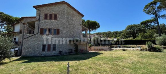 3 bedrooms House in Todi, Italy No. 39053 6