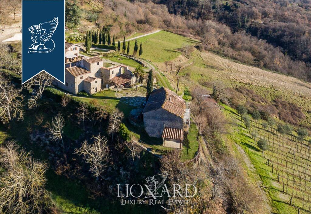 5 bedrooms Castles in Scarperia e San Piero, Italy No. 370947