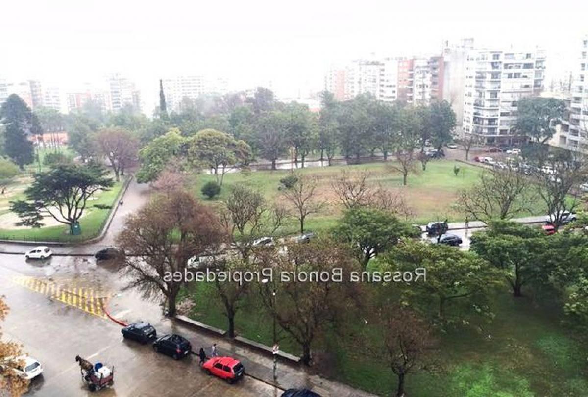 3 bedrooms Apartment in Montevideo, Uruguay No. 1599