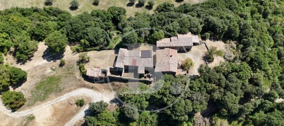 10 bedrooms Castles in Volterra, Italy No. 378323 2