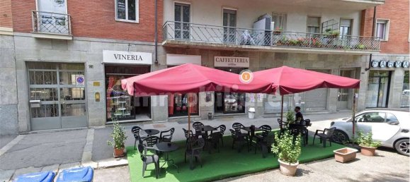 5 rooms Commercial property in Turin, Italy No. 12229 2