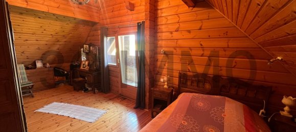 4 bedrooms Villa in Marigny-le-Chatel, France No. 275549 7