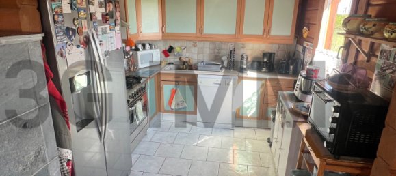 4 bedrooms Villa in Marigny-le-Chatel, France No. 275549 3