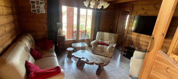 4 bedrooms Villa in Marigny-le-Chatel, France No. 275549 4