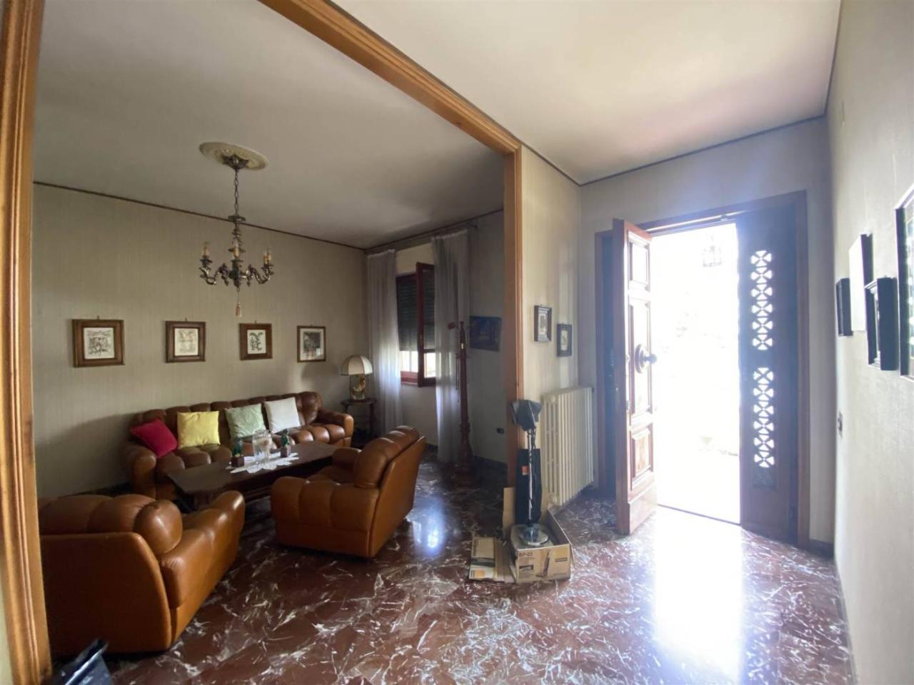 7-salle Maison à Certaldo, Italy No. 30470